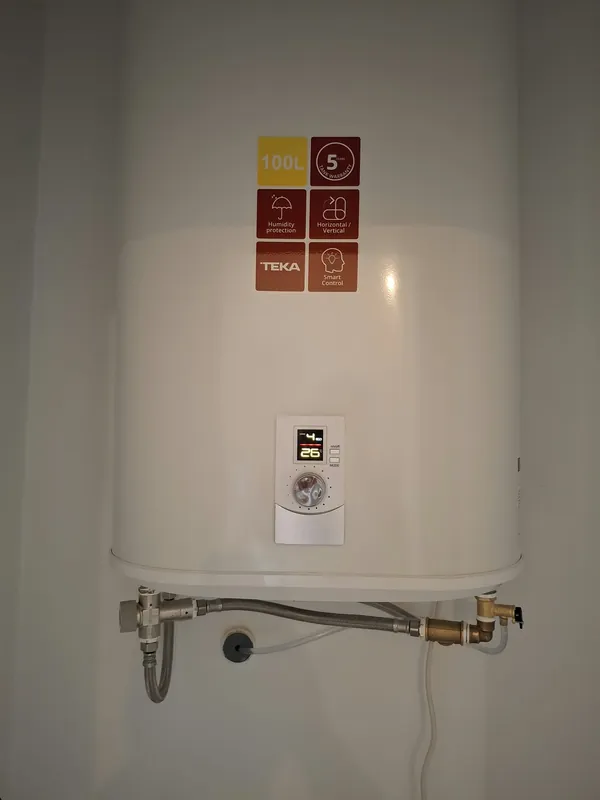 Termoacumulador elétrico Teka de 100 litros com válvula misturadora